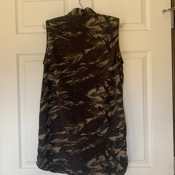 Equipment Femme Camo Silk Top - Picture 2 of 6